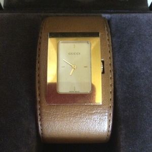 Gucci authentic leather cuff watch bracelet
